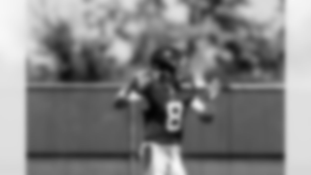 QB Daniel Jones (8)